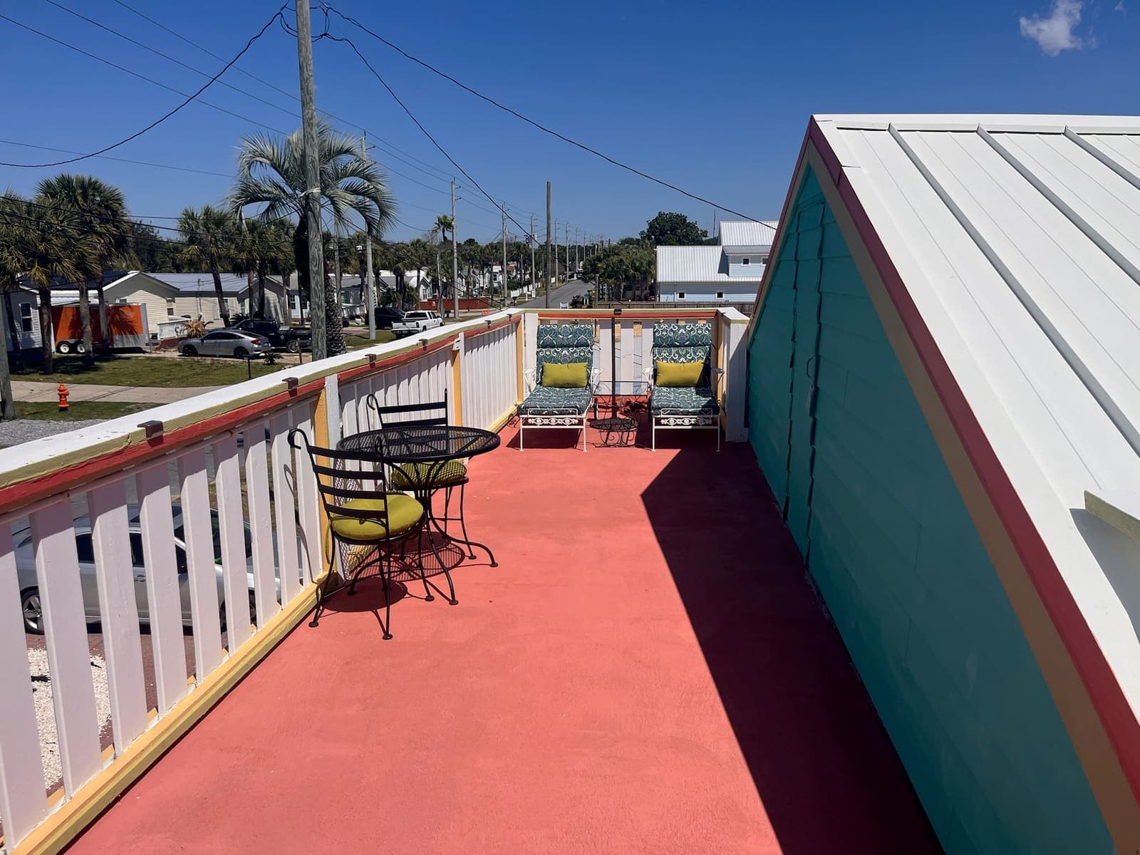 Rooftop sun deck